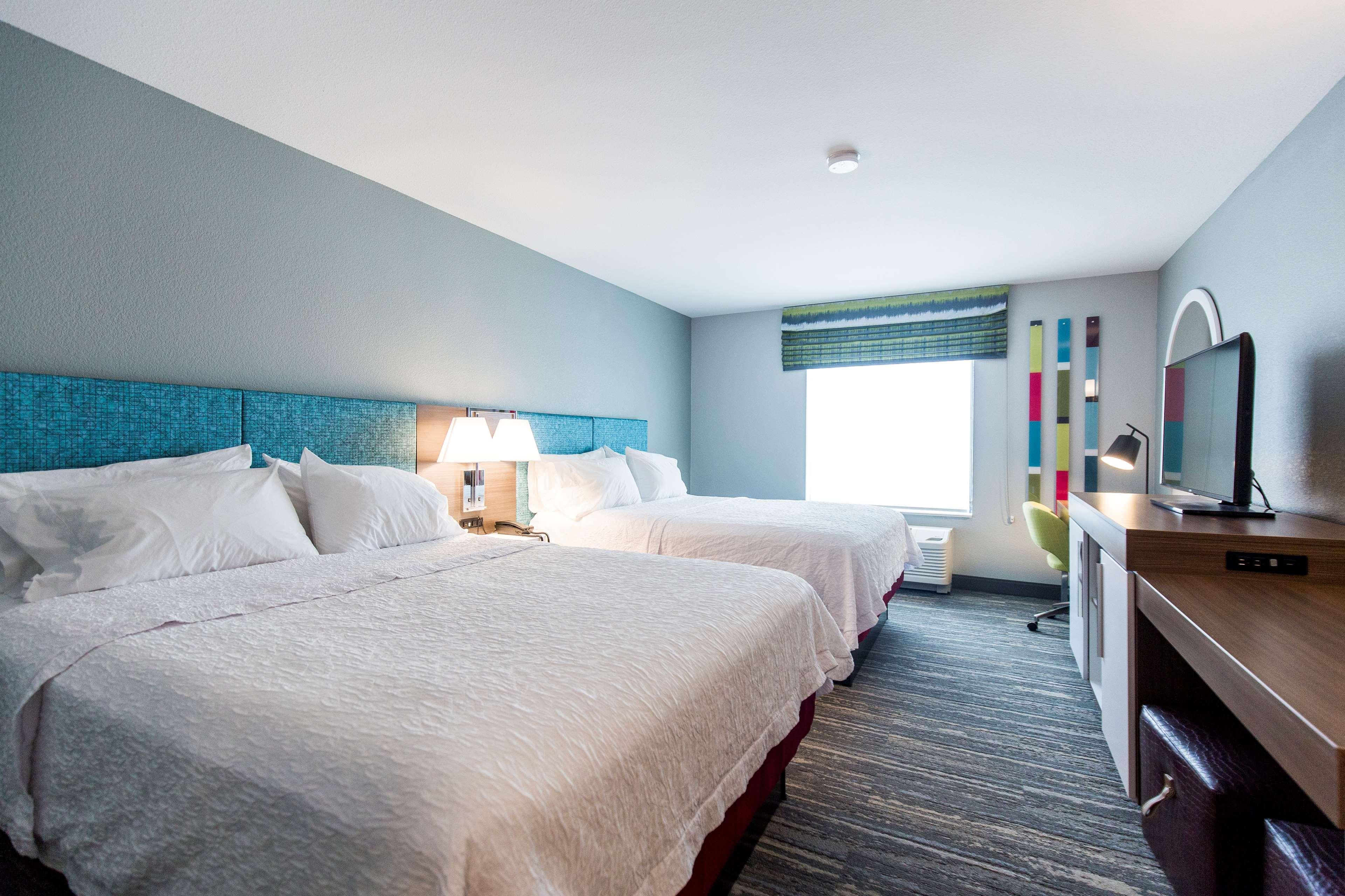 Hampton Inn Bismarck Bagian luar foto