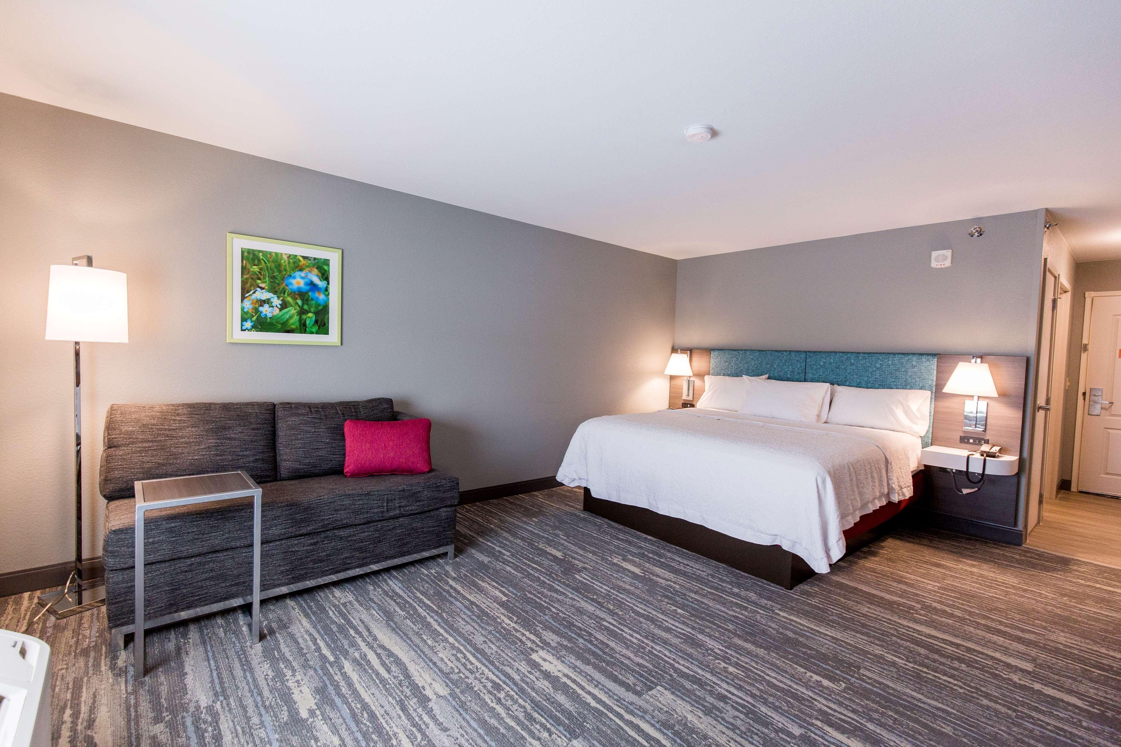 Hampton Inn Bismarck Bagian luar foto
