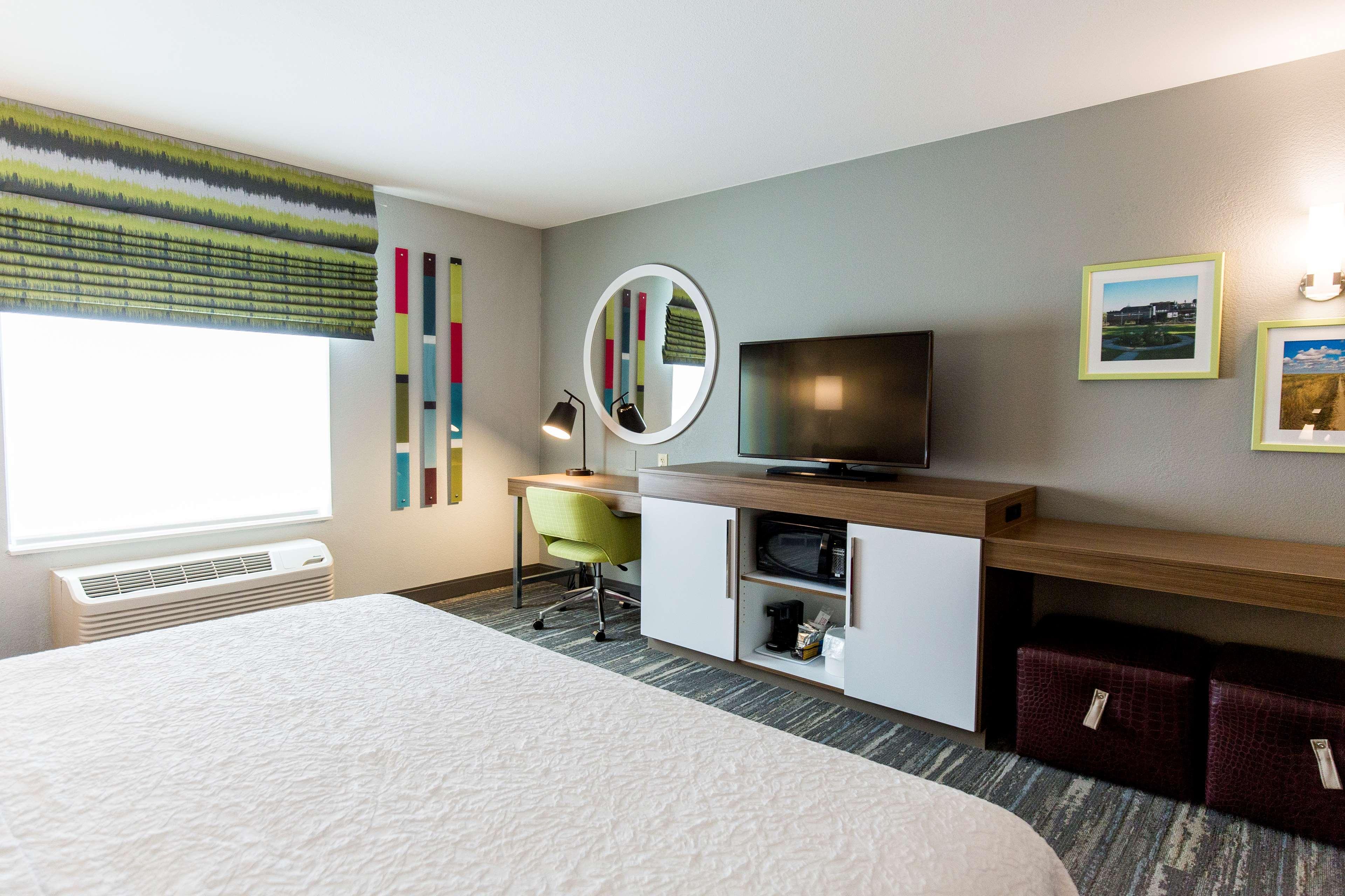 Hampton Inn Bismarck Bagian luar foto