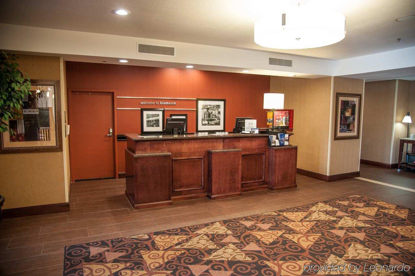 Hampton Inn Bismarck Bagian luar foto
